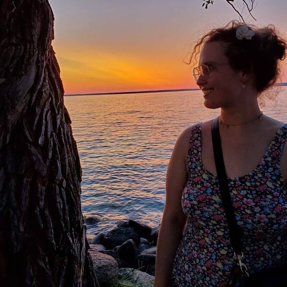 Meet your Posher, Chloe - Picture 1 of 1